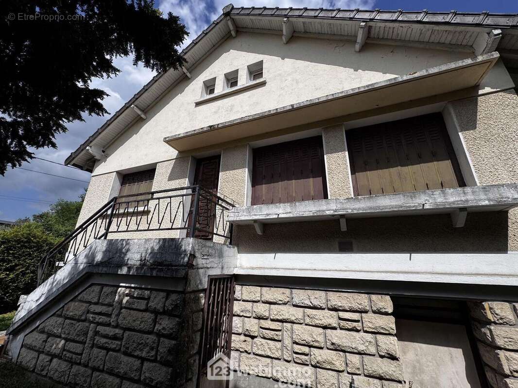 voici la façade avant - Maison à VILLABE