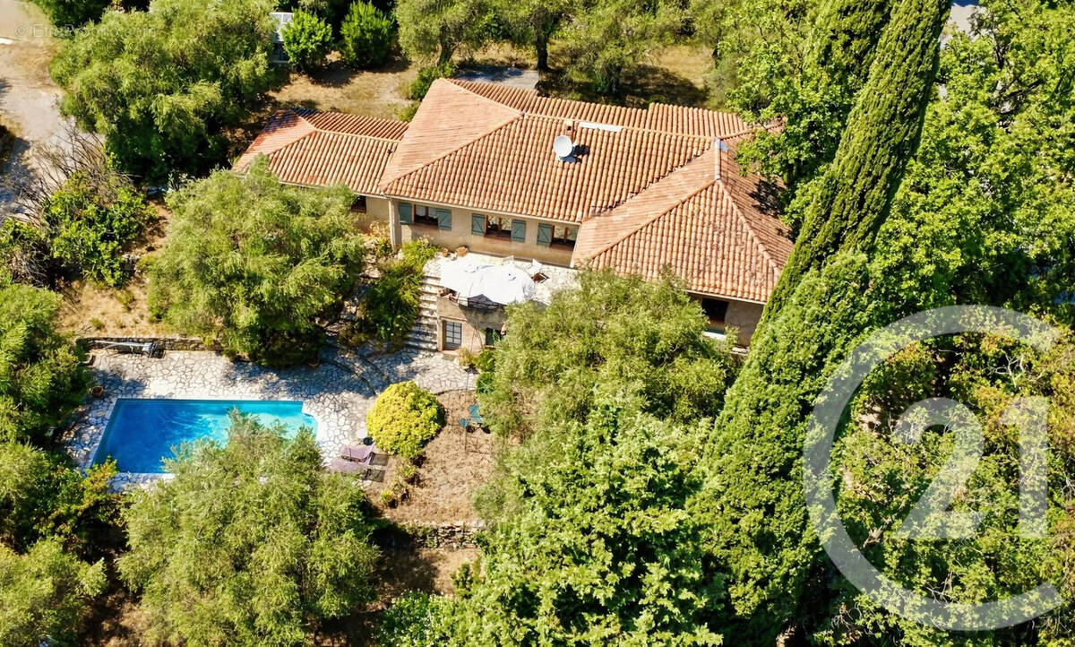 Maison à ROQUEFORT-LES-PINS