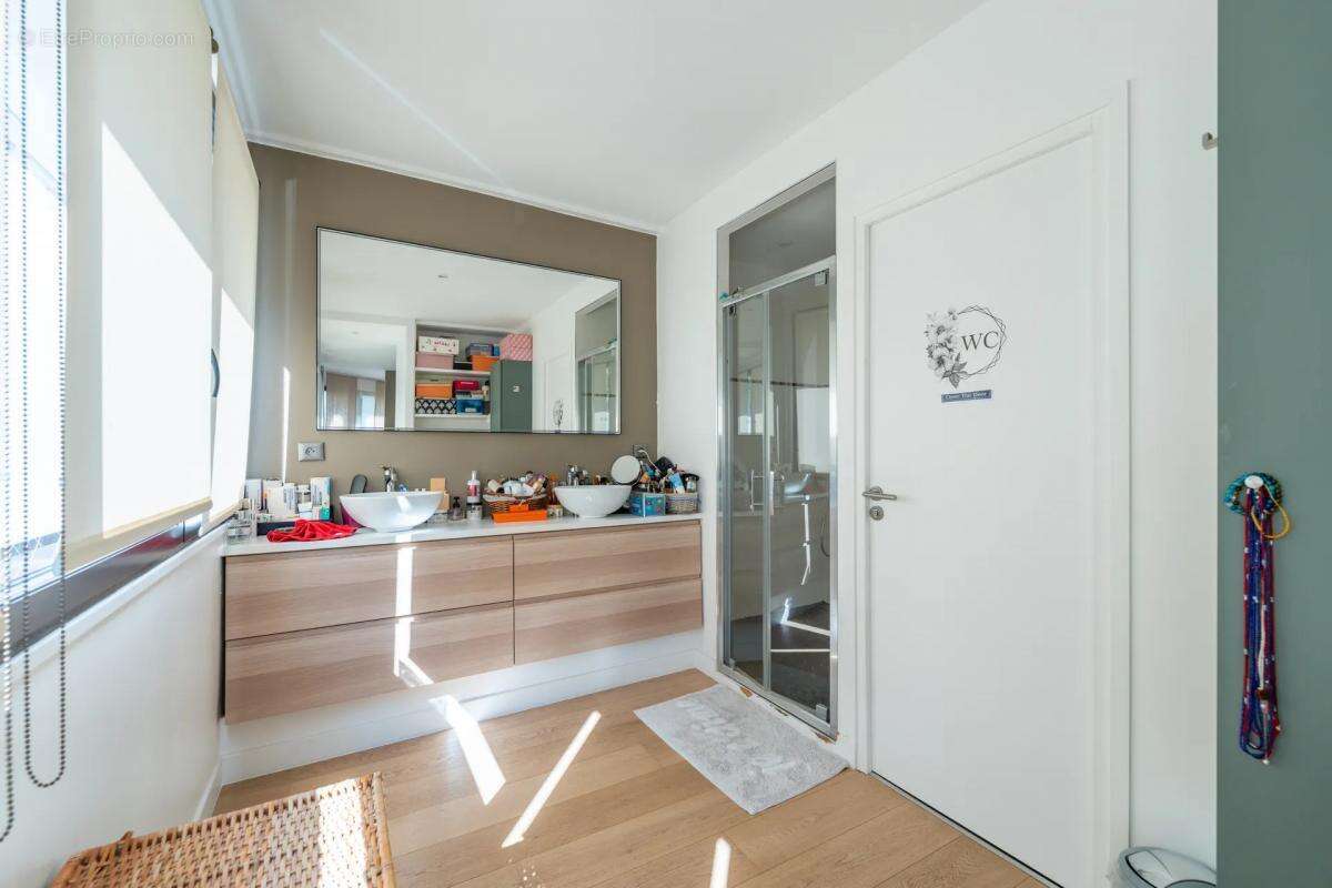 Appartement à ASNIERES-SUR-SEINE