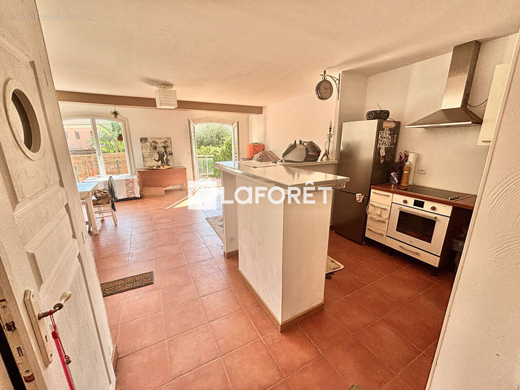 Maison à SAINT-LAURENT-DU-VAR