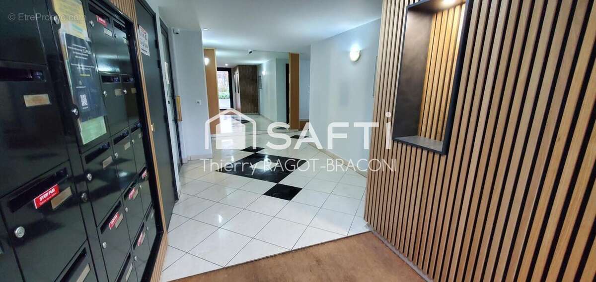 Photo 2 - Appartement à SAINT-OUEN-L'AUMONE