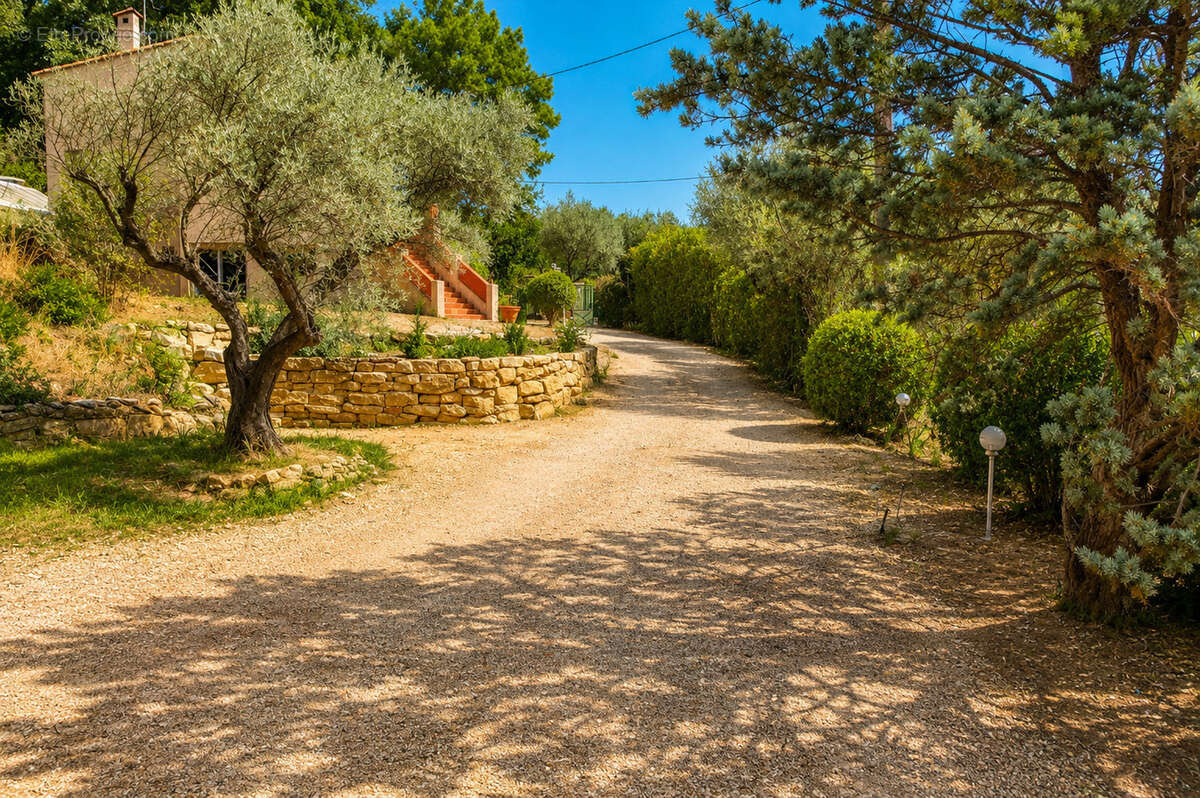 Exclusivité   Villa d'Exception T7 sur 2 000 m2 avec Piscine - photo 6