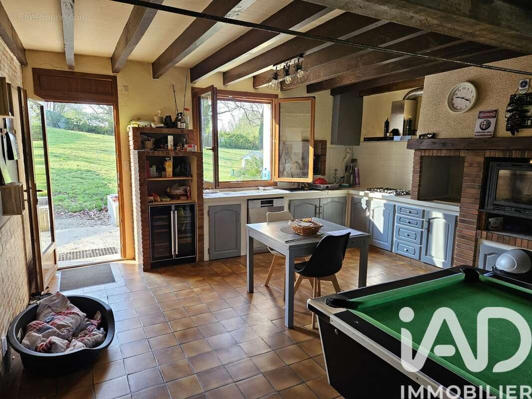 Maison 238 m² à Angeville  - photo 2