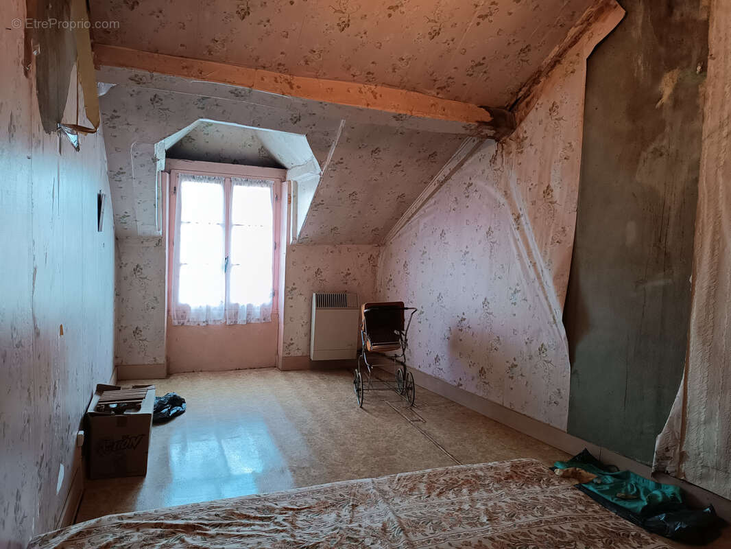 Maison à LA GUERCHE-SUR-L'AUBOIS