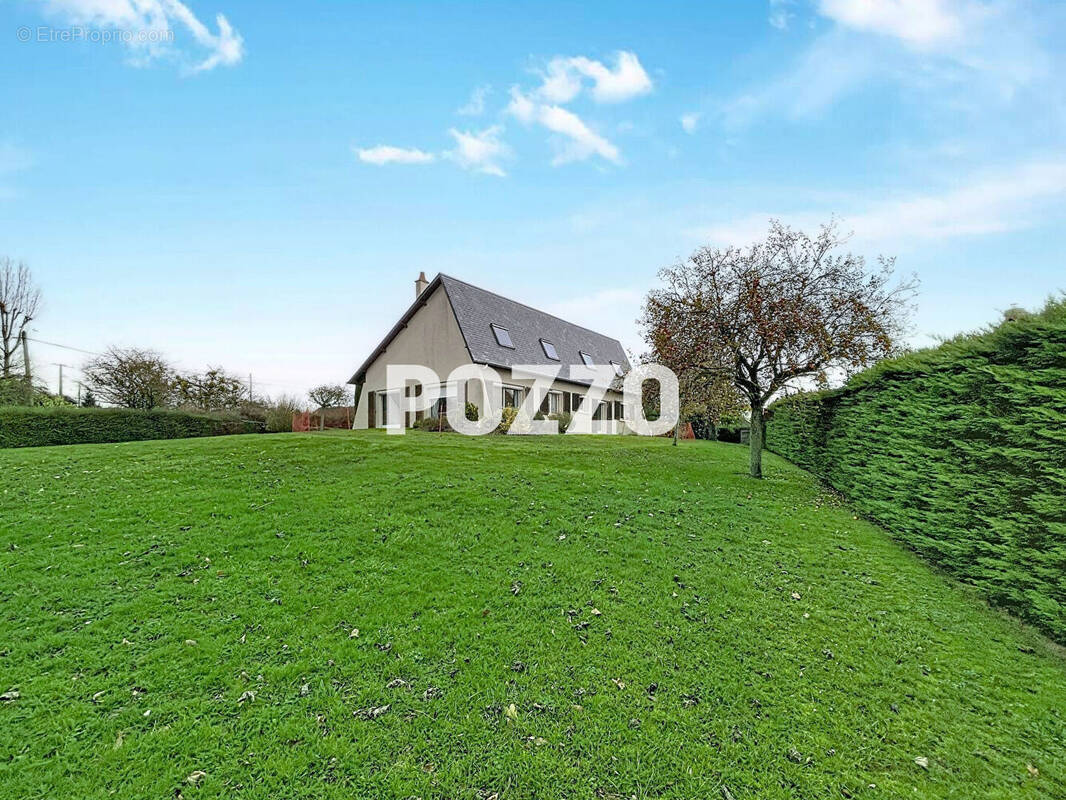 Maison à SAINT-PIERRE-SUR-DIVES