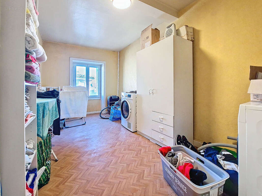 Maison à SURY-LE-COMTAL