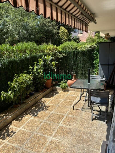 Exclusivité Draguignan dans résidence standing bel F2 de 63m rez de jardin parking cave 178500€ crn2408 dpe c - photo 2