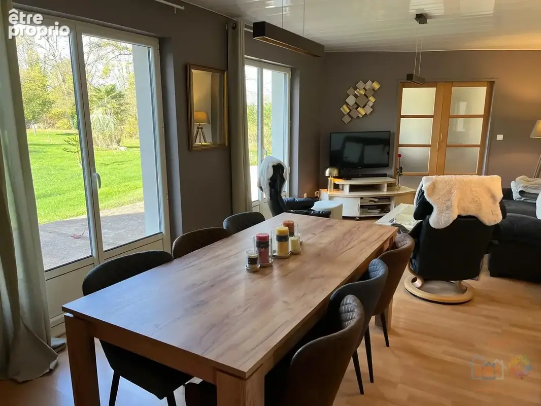 Maison 170 m² à Quincey  - photo 3
