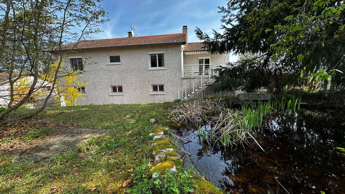 Maison à AMBIERLE
