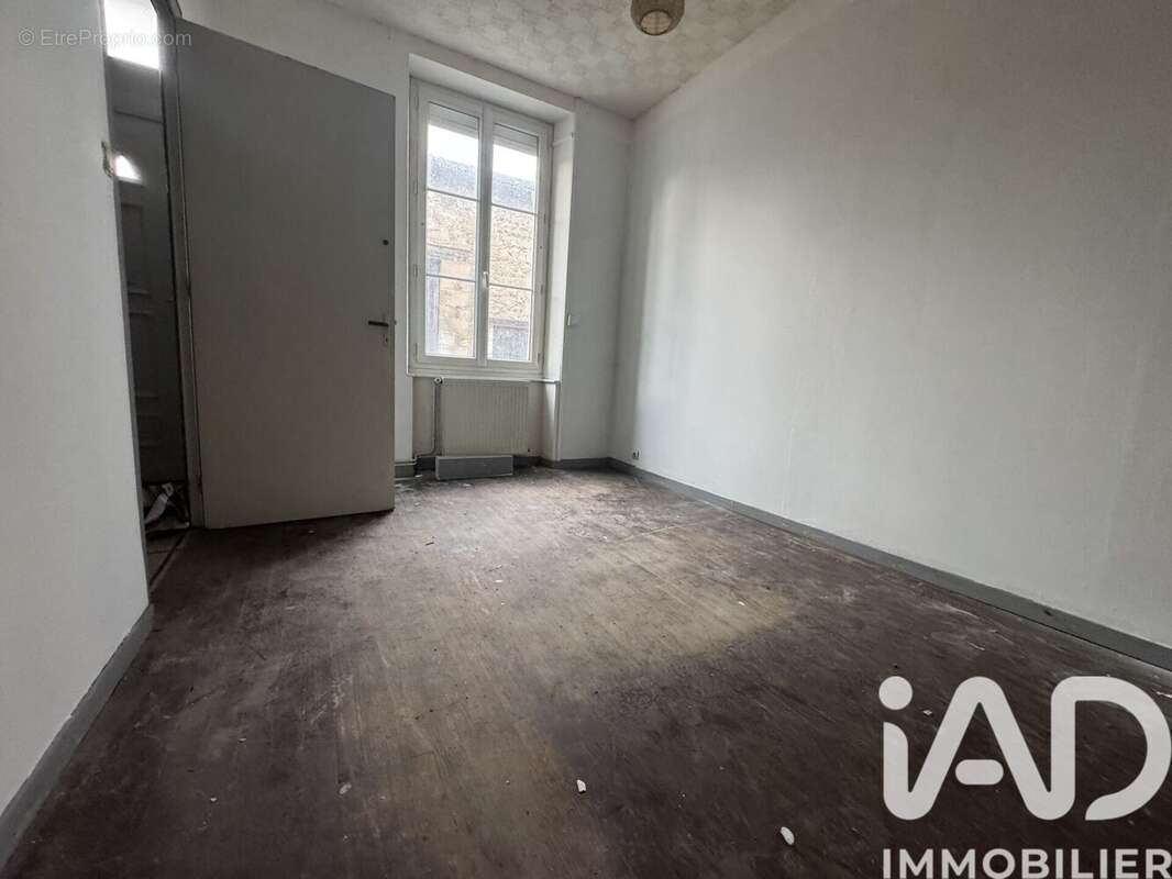 Maison 128 m² à Ruelle-Sur-Touvre  - photo 5