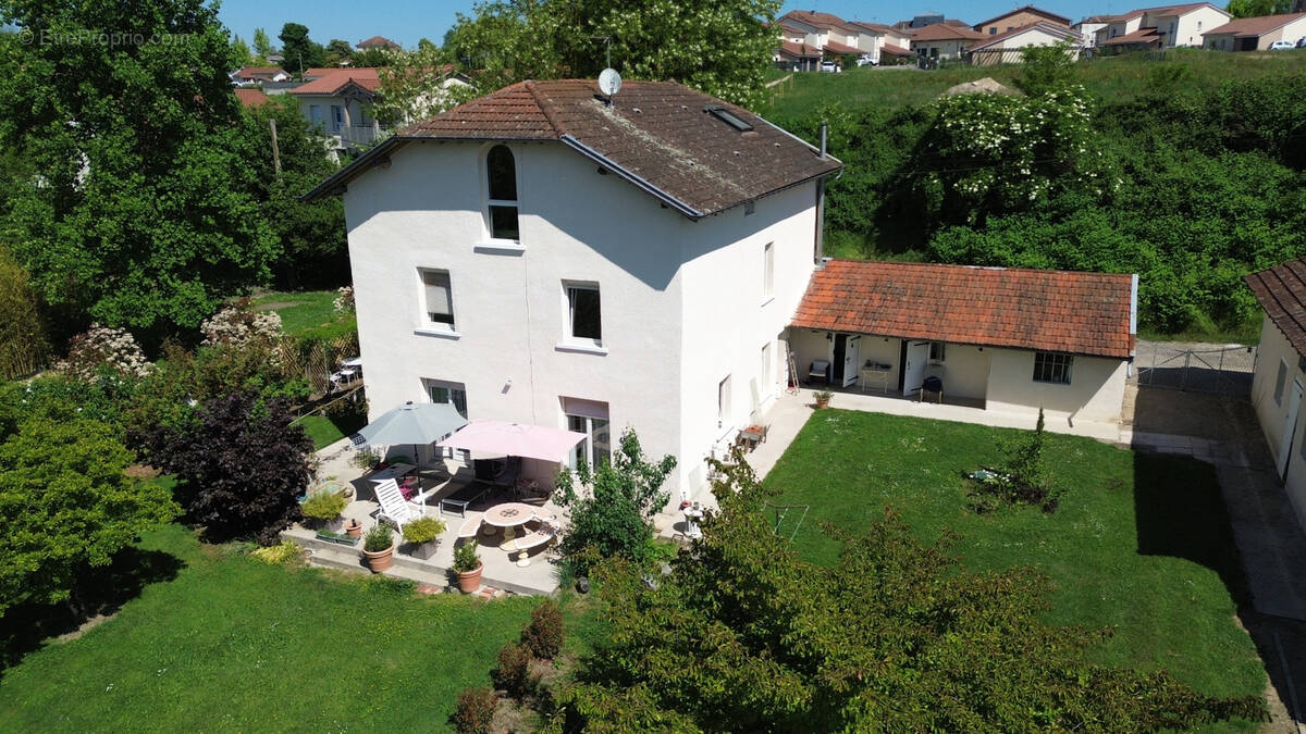 Maison à POLLIAT