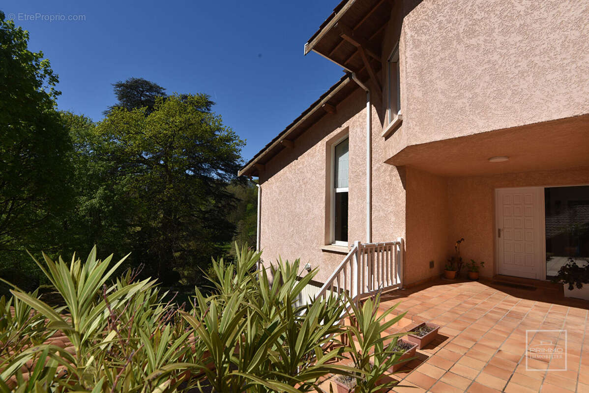 Maison à SAINT-CYR-AU-MONT-D'OR