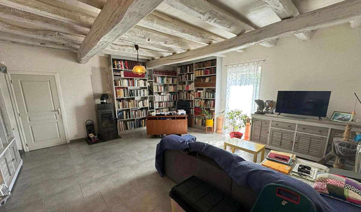 BUREAU - Maison à LE VIGEANT