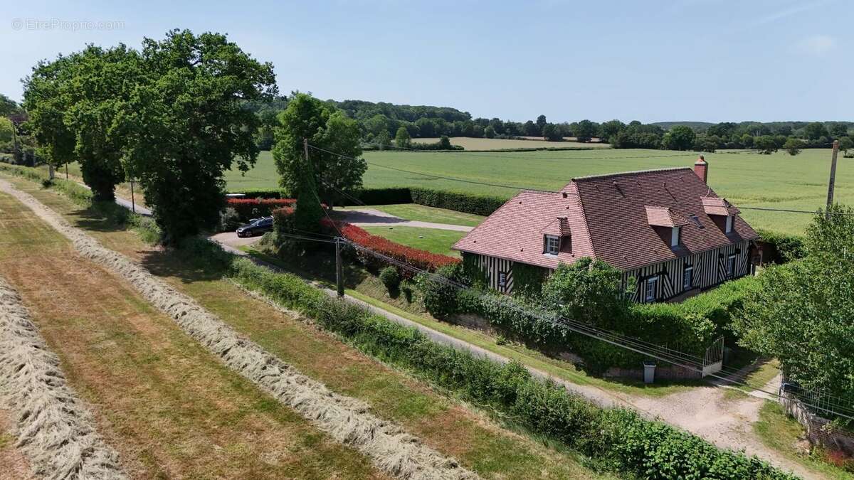 Maison à SAINT-GEORGES-EN-AUGE