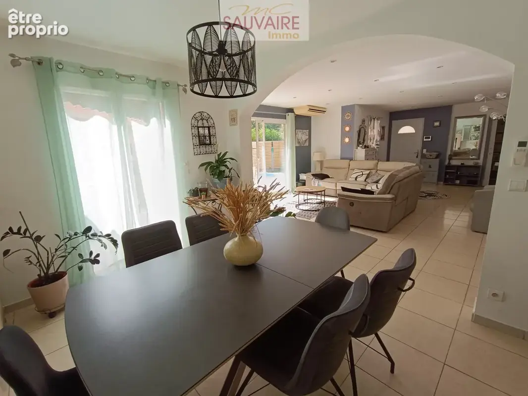 Belle villa 4 faces avec piscine de 145 m2 habitable dans un quartier résidentiel - photo 6