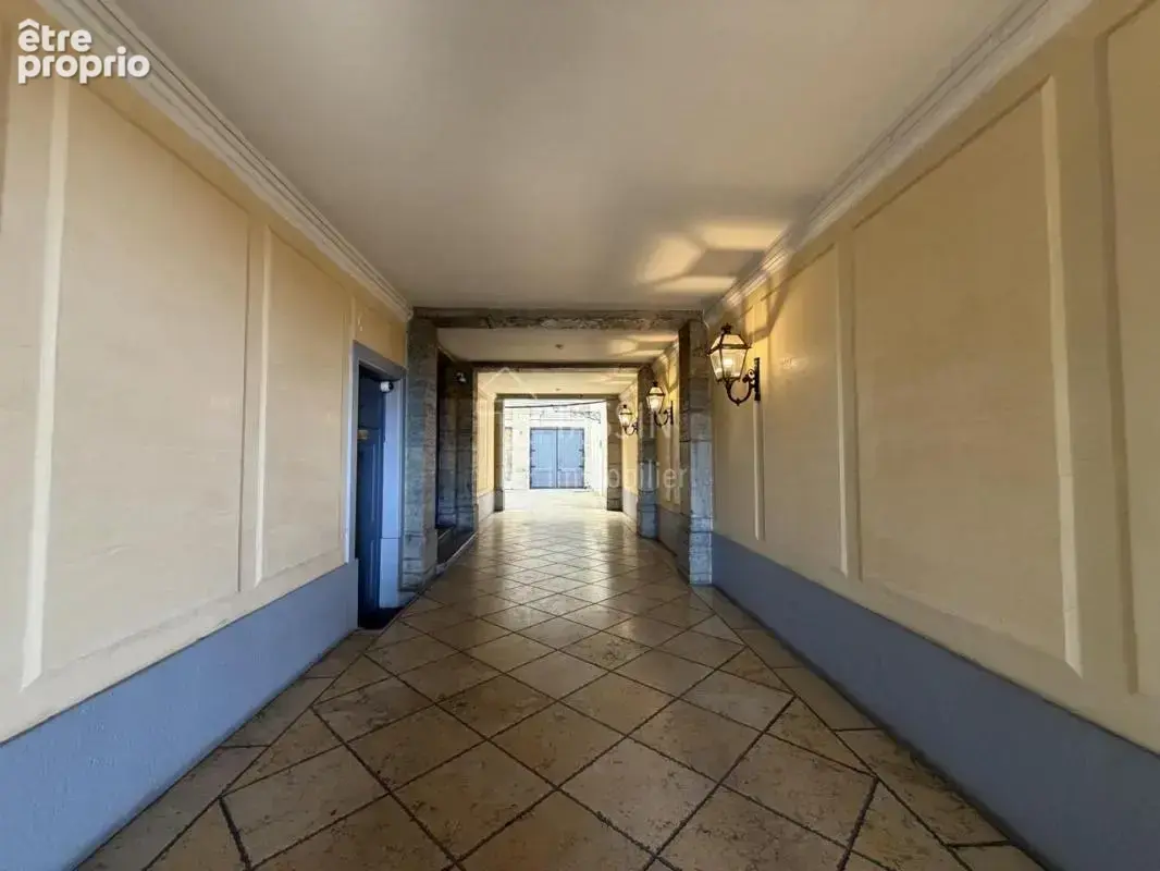 Lyon 2 Quai du Rhône  -  Appartement bourgeois à rénover - photo 9