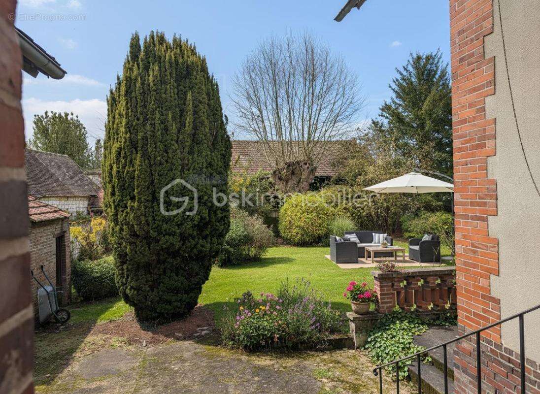 Maison à PONT-SUR-YONNE