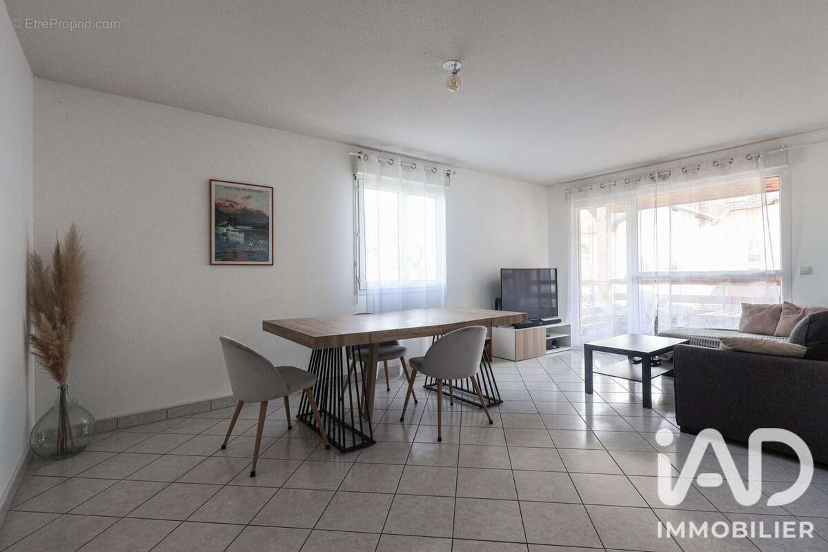 Appartement 82 m² à Vers  - photo 2
