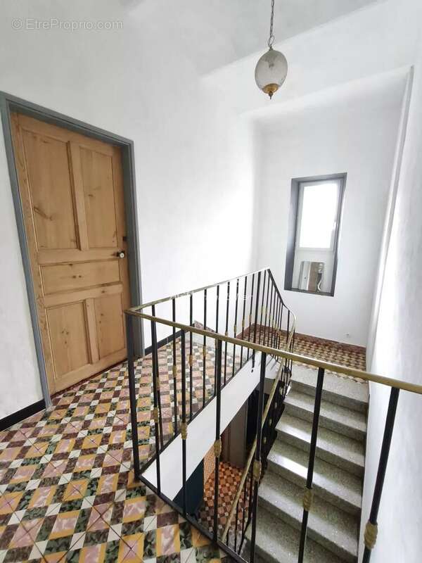 Maison à SAINT-JULIEN-LES-ROSIERS