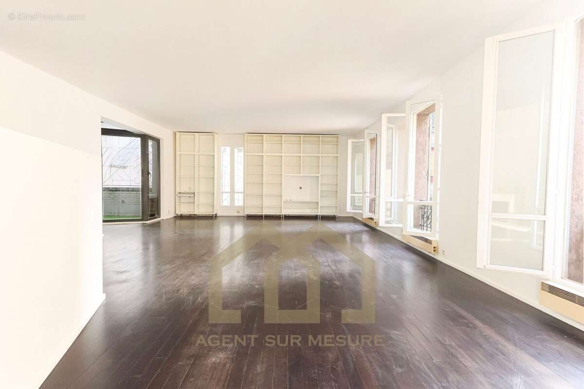 Appartement à PARIS-11E