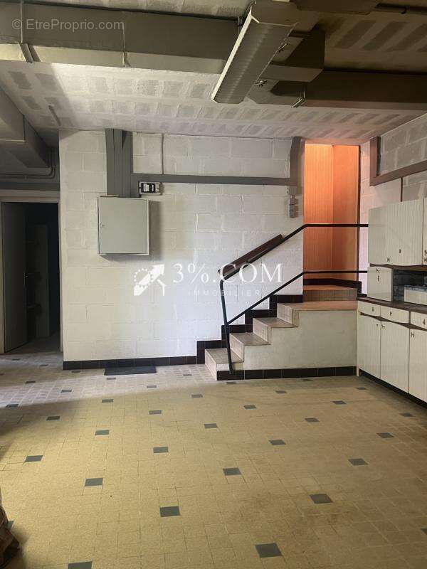 3%. com immobilier à  saint savin - photo 15
