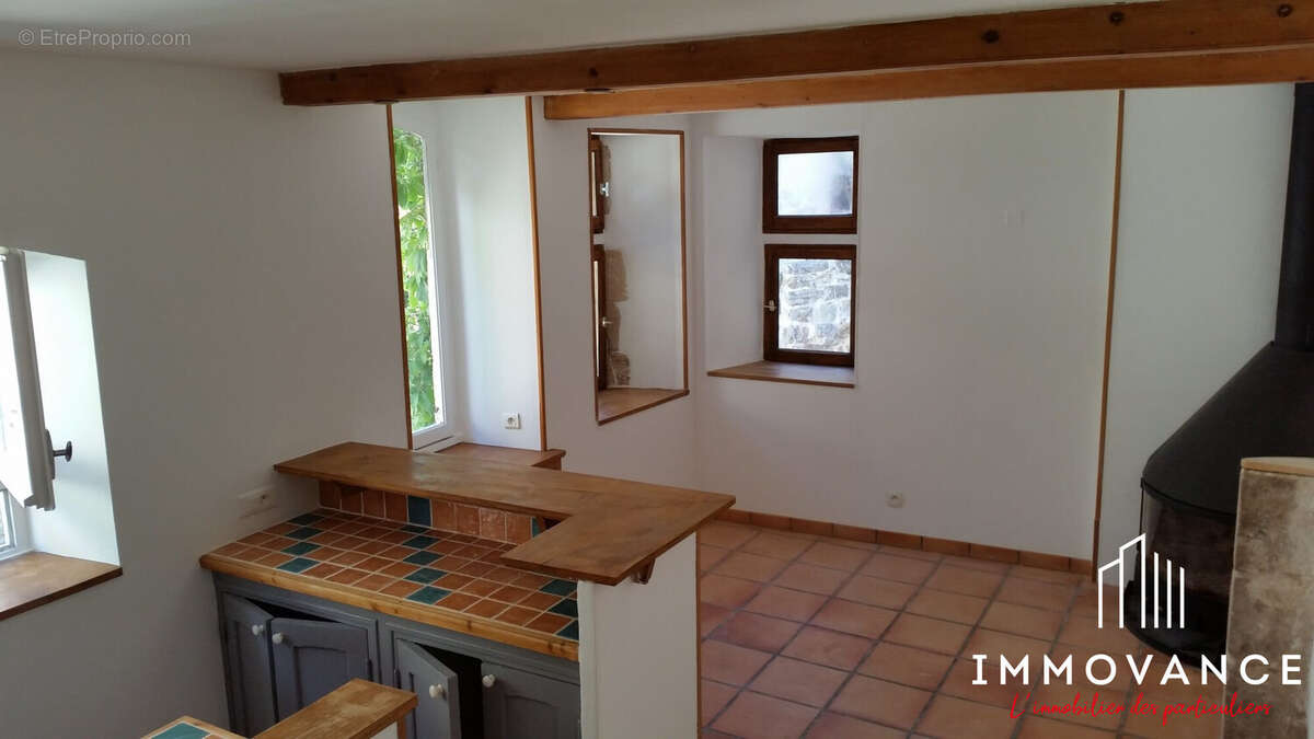 Maison à VIOLS-LE-FORT