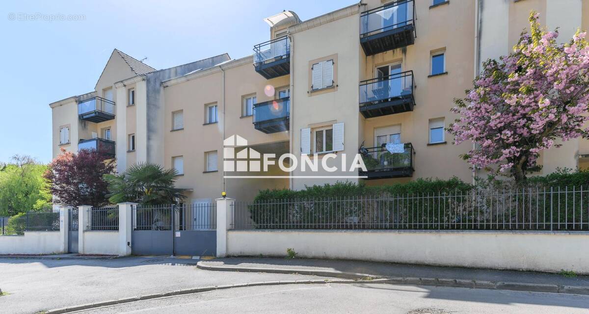 Appartement à VILLENOY