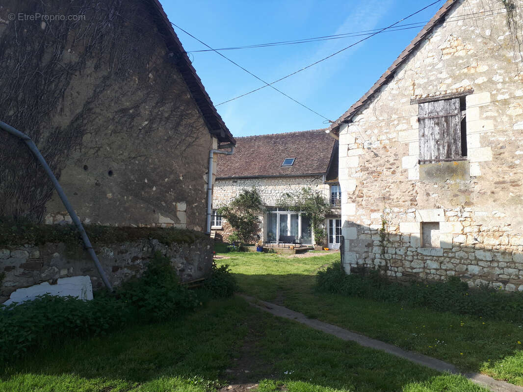 Maison à VAUX-SUR-VIENNE