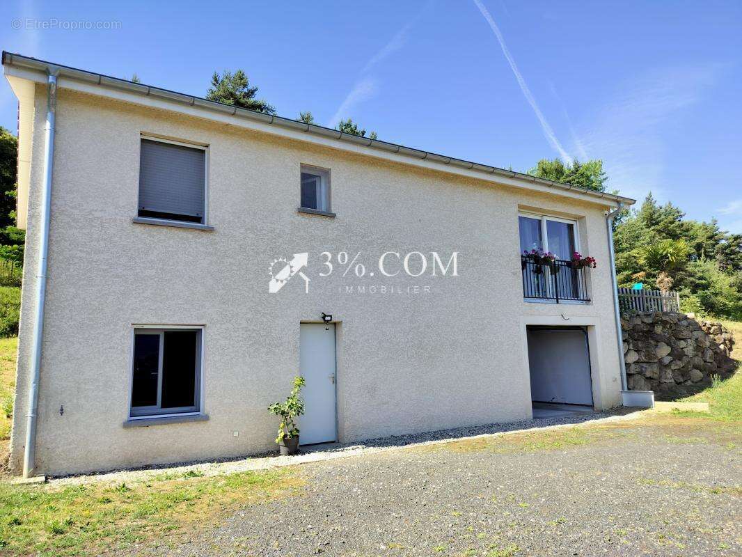 Maison à LE CRESTET