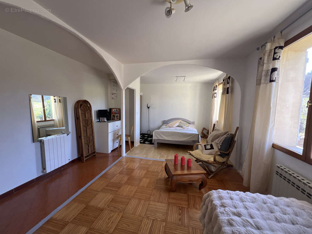 Maison à SAINT-ROMAIN-DE-LERPS