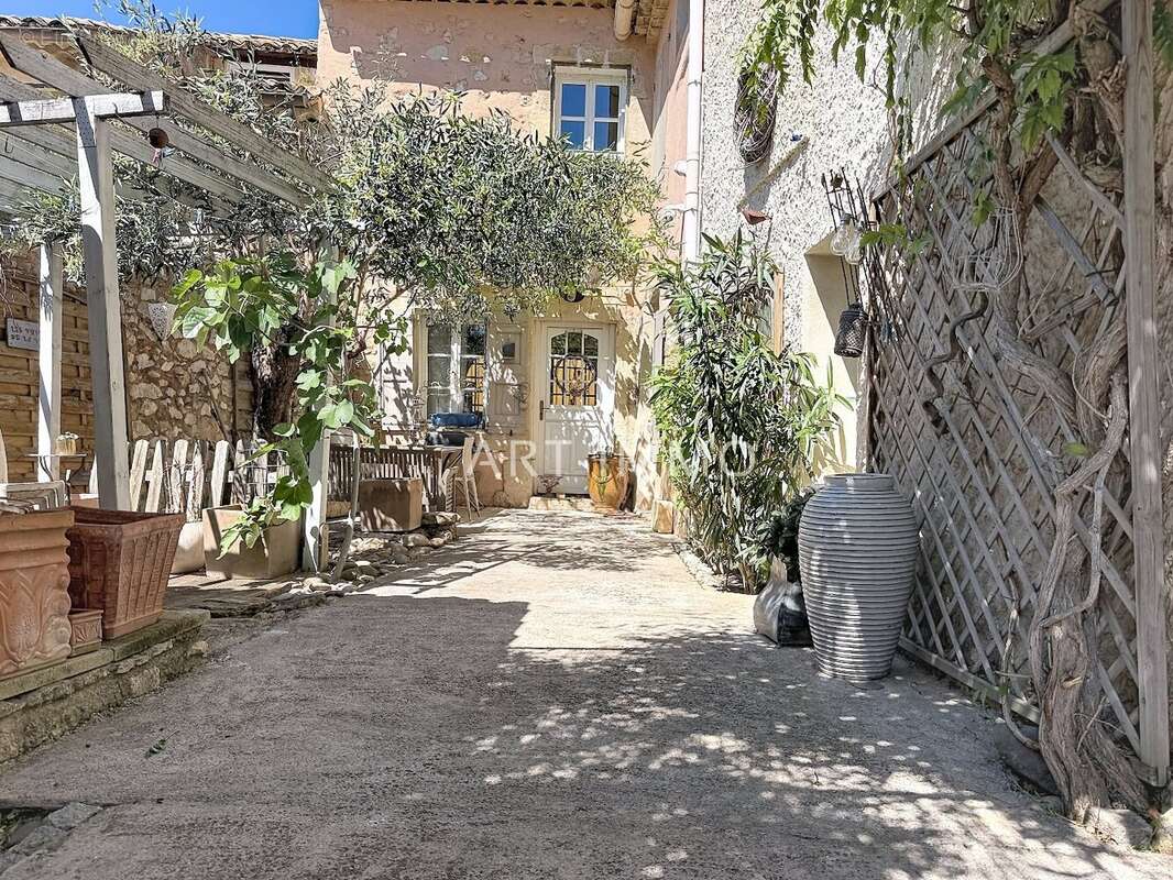 Maison à ROBION