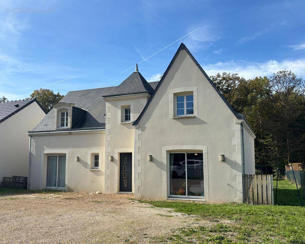 Maison à CANDE-SUR-BEUVRON
