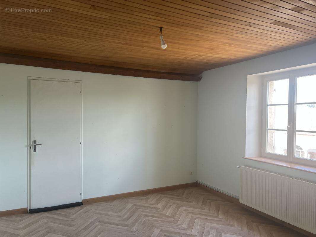 Appartement 500 m² à Secenans  - photo 9