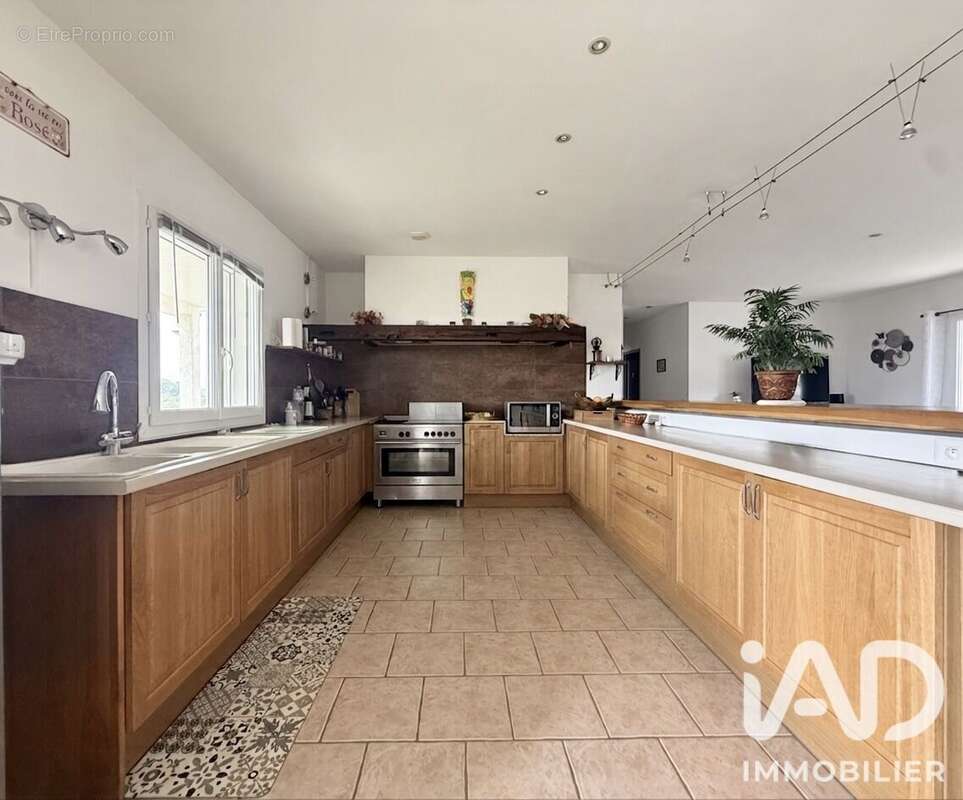 Maison 144 m² à Armillac  - photo 6