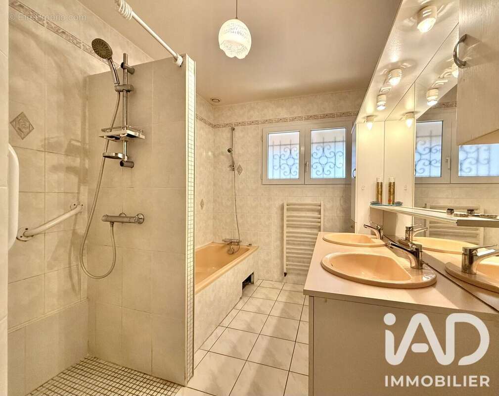 Maison 228 m² à Rocheserviere  - photo 7