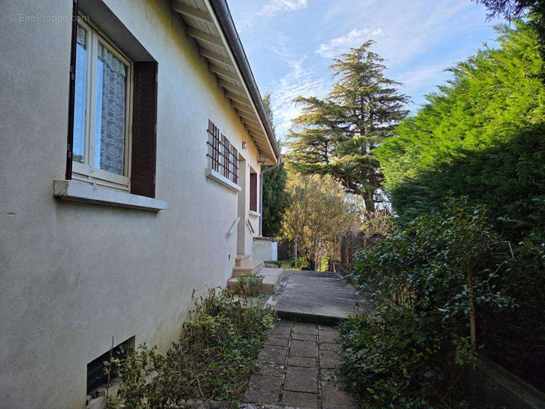 Maison à MONTELIMAR