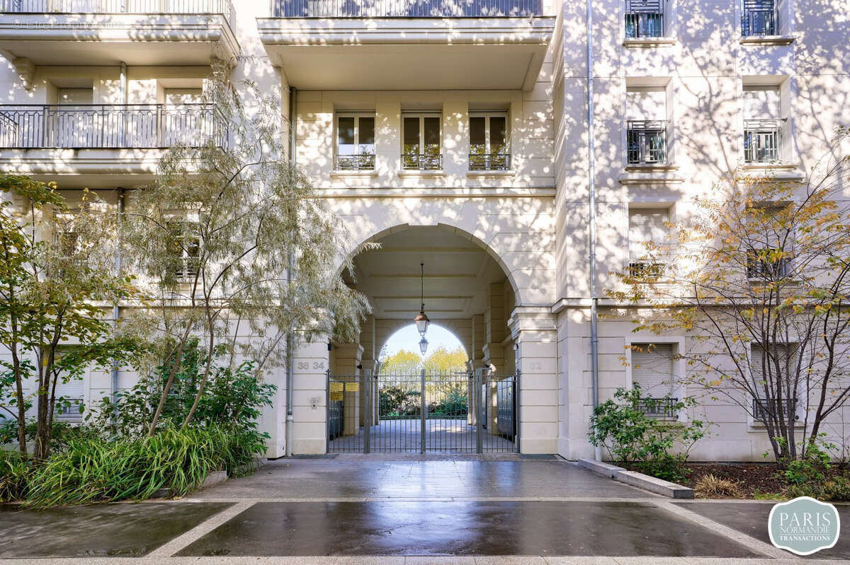 Appartement à LA GARENNE-COLOMBES