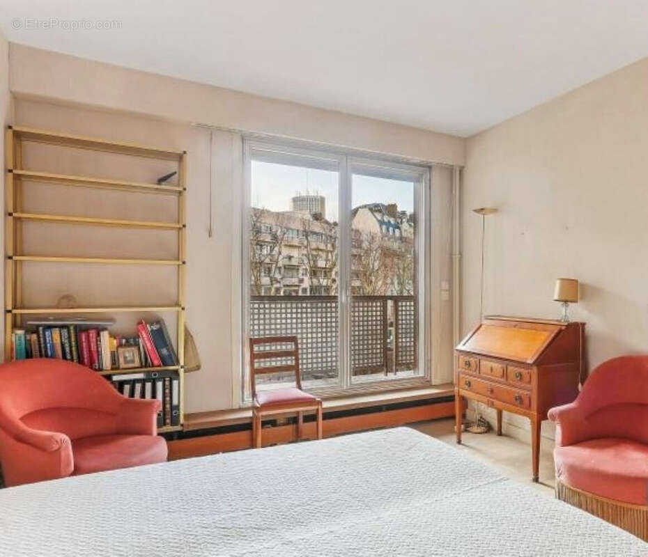 Appartement à NEUILLY-SUR-SEINE