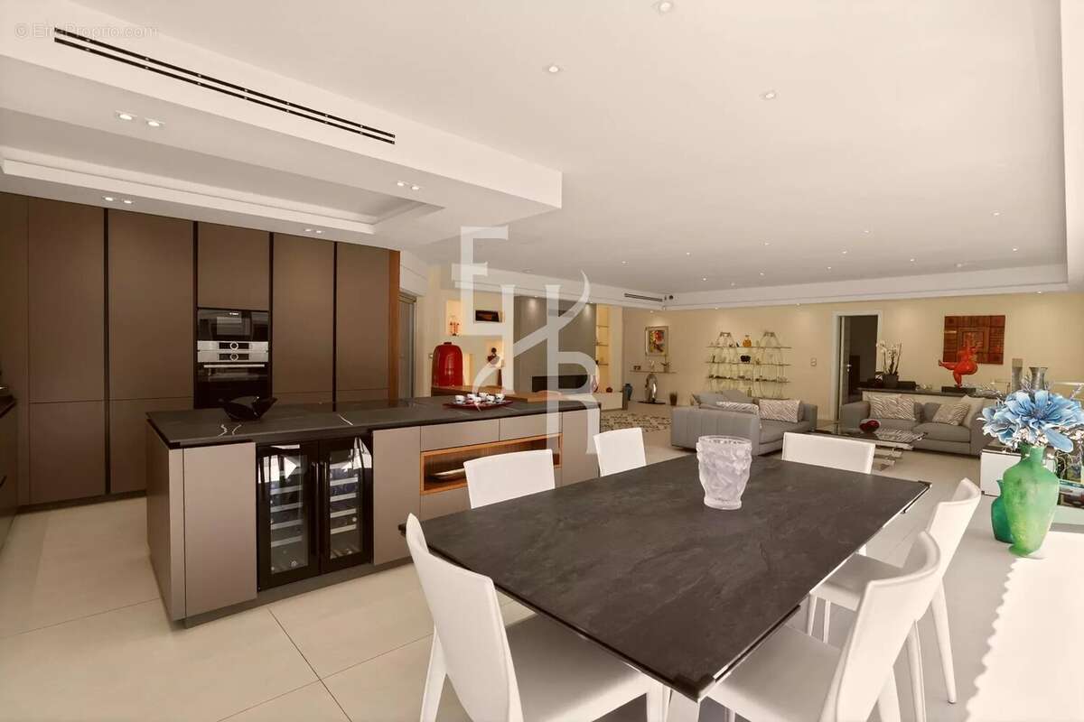 Maison à MOUGINS