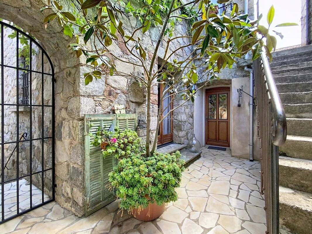 Appartement à CATERI