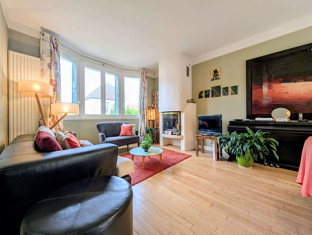 Maison familiale 5 pièces de 98 M² édifiée sur Terrain de 257 M² - photo 6