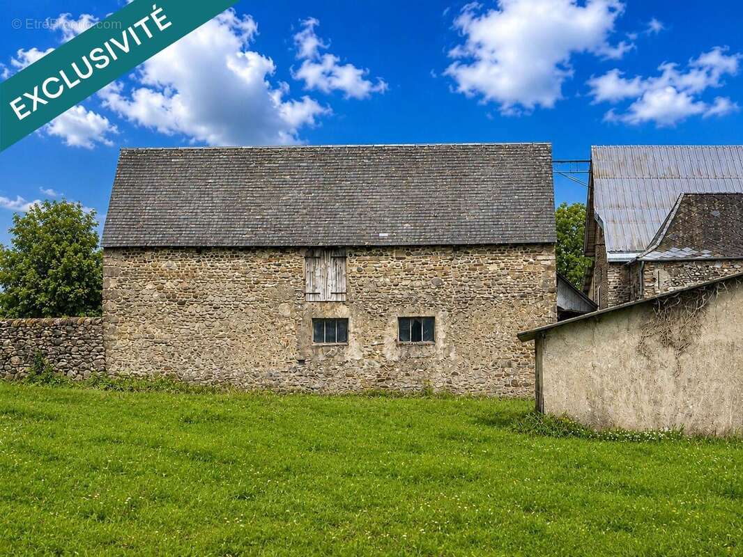 Maison 260 m² à Oloron-Sainte-Marie  - photo 2