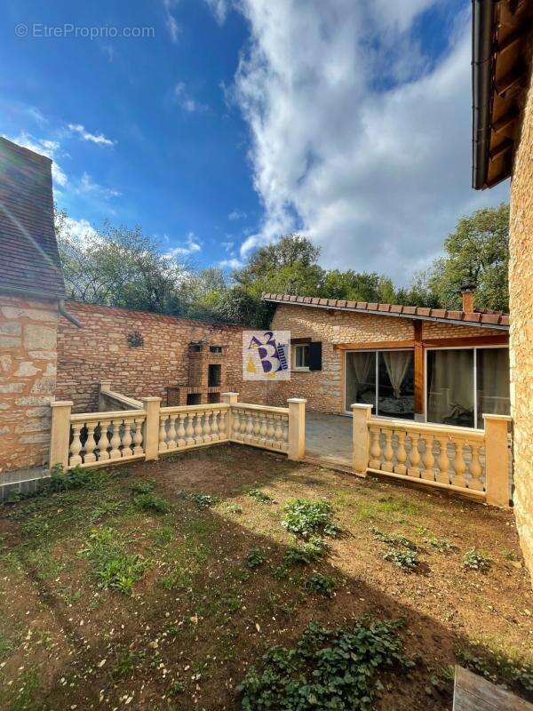 Maison à SAVIGNAC-LES-EGLISES