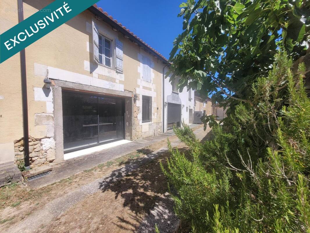 Photo 1 - Maison à COULOMBIERS