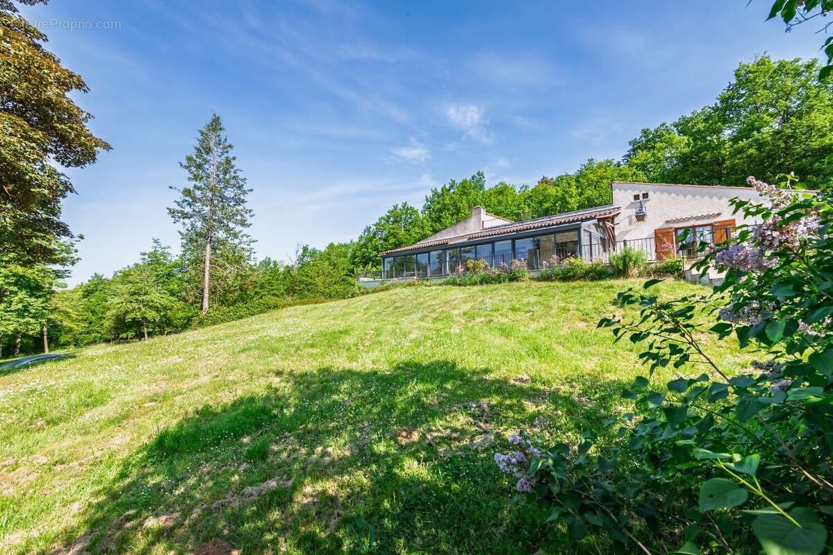 Maison à NANTEAU-SUR-LUNAIN