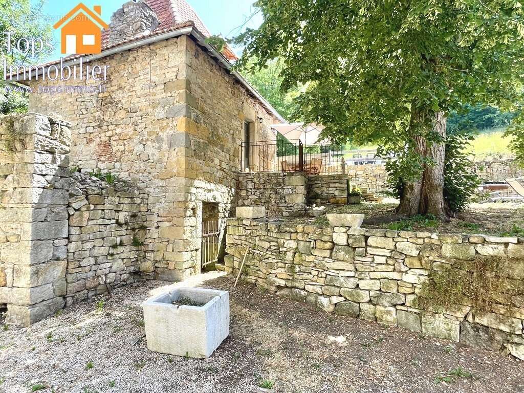 Maison à AMBEYRAC