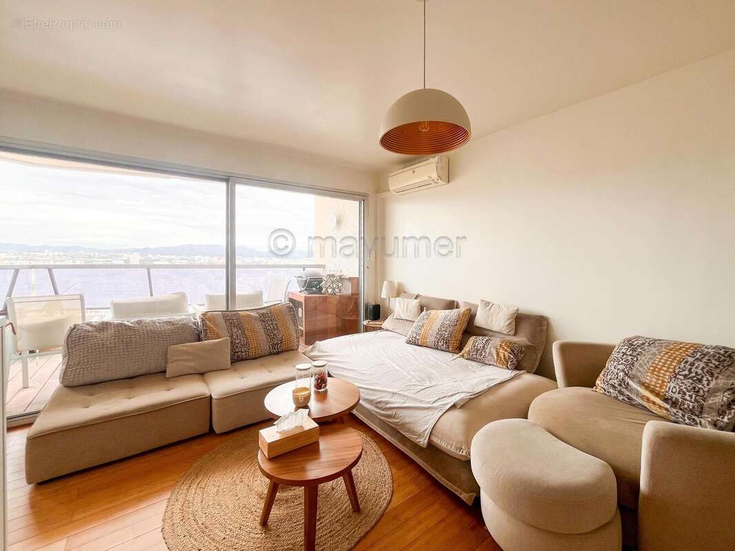 Appartement T2 Grand Pavois avec balcon et piscine Carré d\'OR  13008 Marseille n°1 - Appartement à MARSEILLE-8E