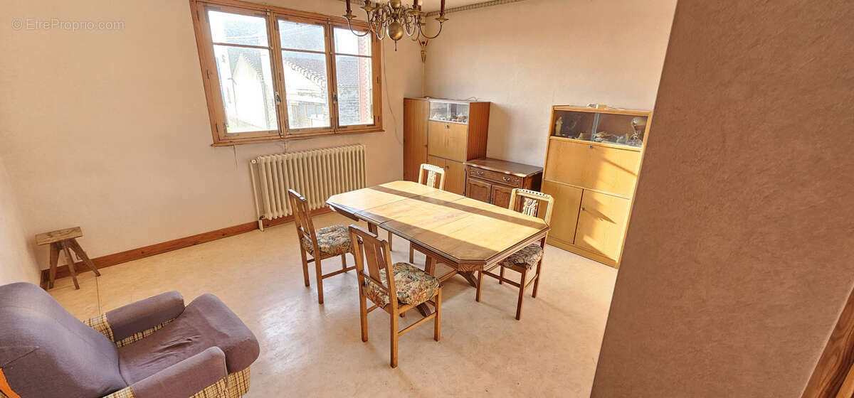 Maison à YSSAC-LA-TOURETTE