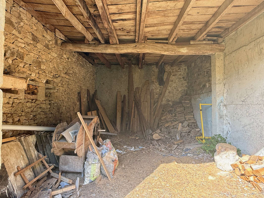 Auv 1225: Maison de caractère, grande grange, toits neufs, 1640m2 - photo 55