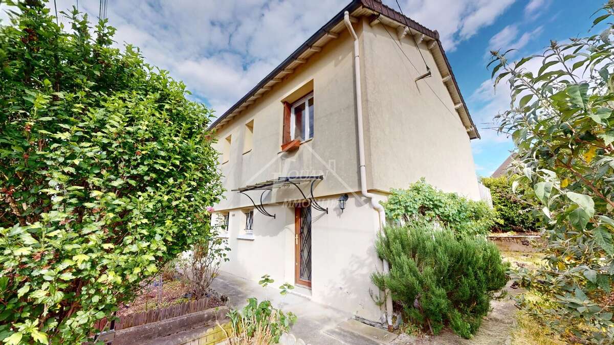 Maison à BOURBON-L'ARCHAMBAULT